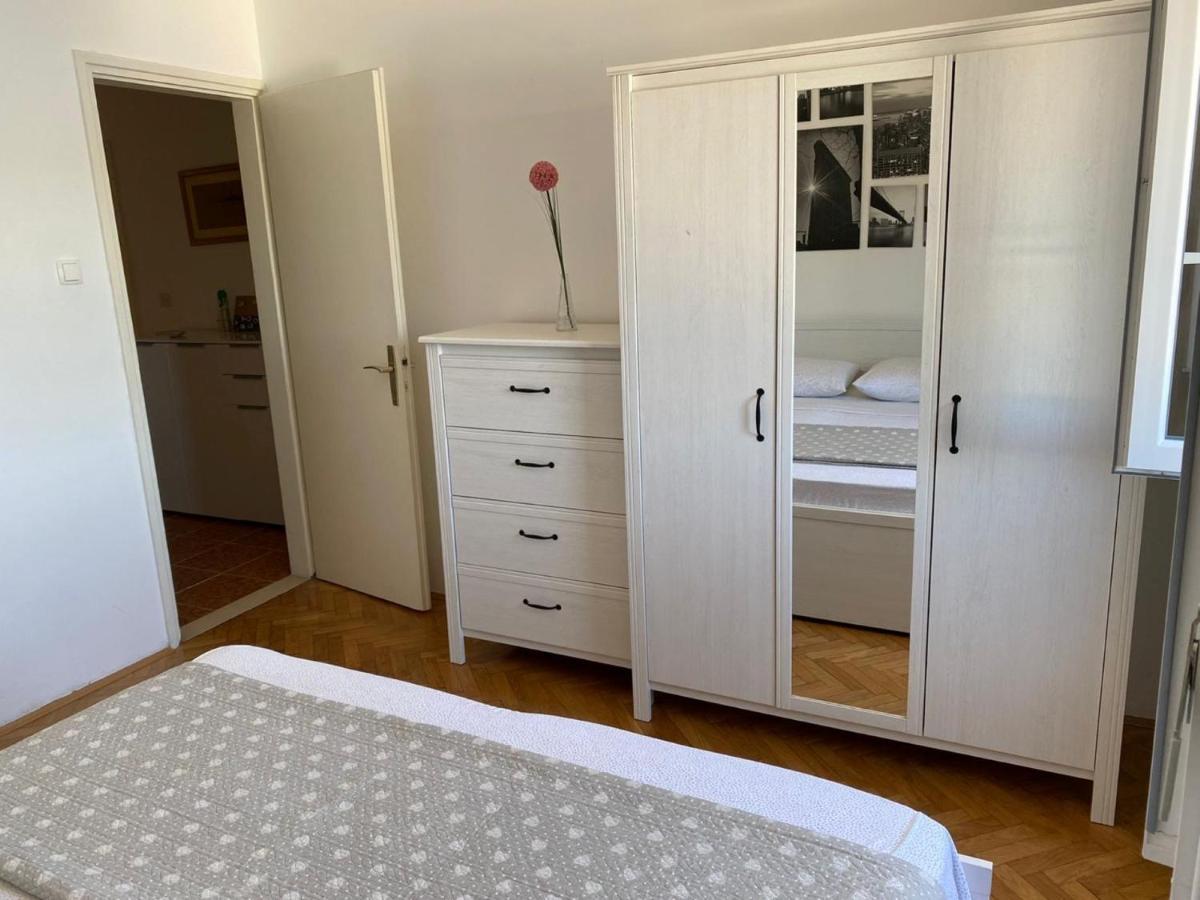 Apartments Barbaresko Lumbarda Eksteriør bilde