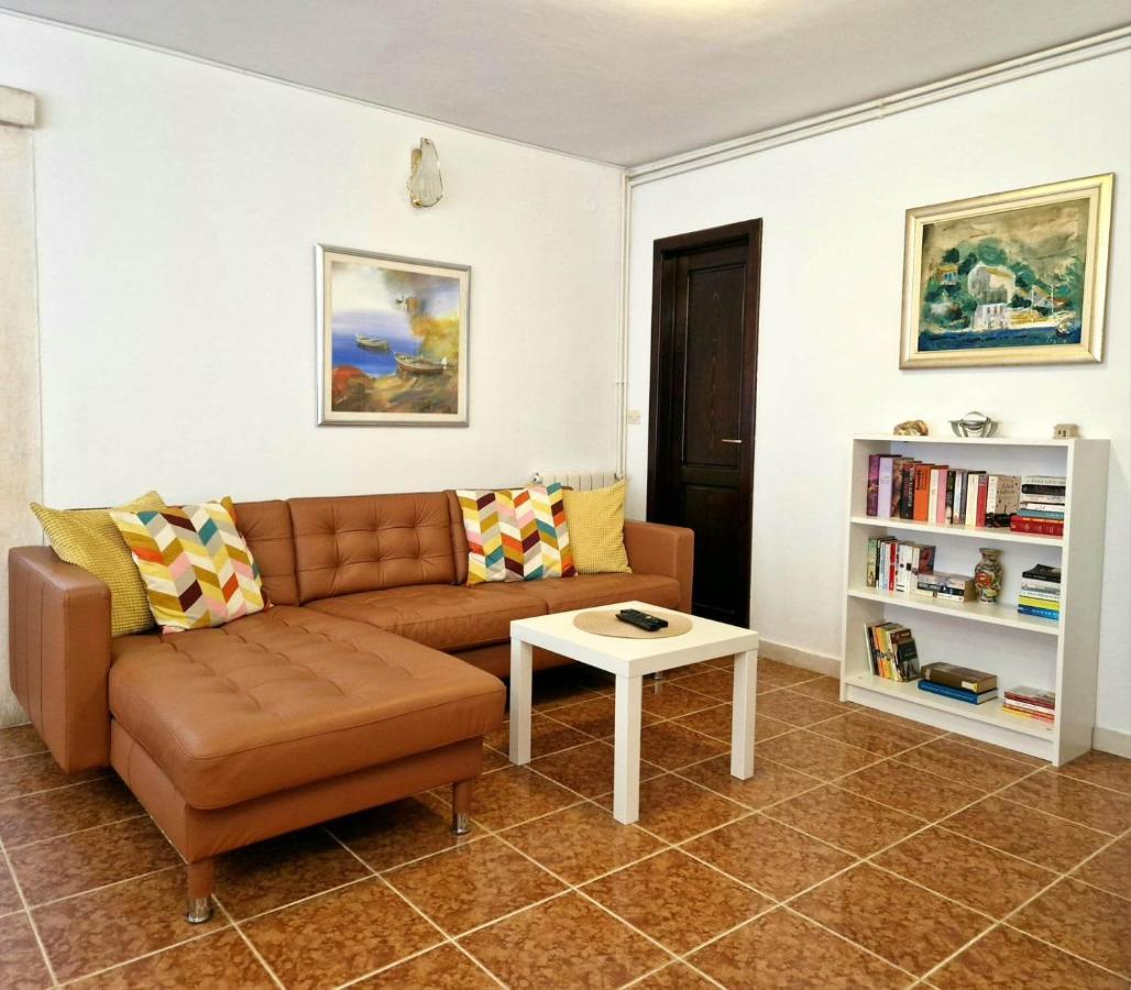 Apartments Barbaresko Lumbarda Eksteriør bilde