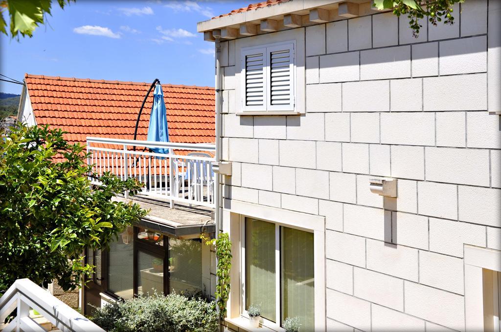 Apartments Barbaresko Lumbarda Eksteriør bilde